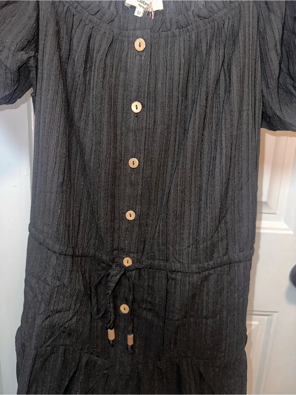 NWT Entro Size Medium Black Puff-Sleeve Romper with Button Front